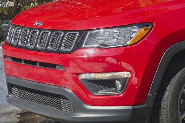 Avoiding the larger Cherokee’s distinctive styling, the Compass grille is more traditionally Jeep. Photo credit: John Gilbert