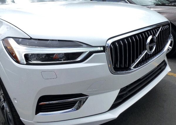 Volvo has revised its full line, with more to come, and they’ll wear this signature grille with its “Thor’s Hammer” headlights. Photo credit: John Gilbert