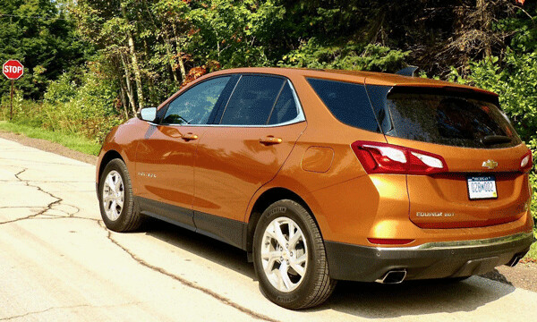 Chevy Equinox contours blend into pleasing appearance. Photo credit: John Gilbert