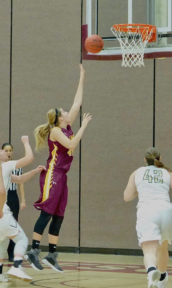 Freshman Sarah Grow, from Centennial, scored two of her 10 points, leading UMD to a 66-61 NSIC victory over Bemidji State. Photo credit: John Gilbert