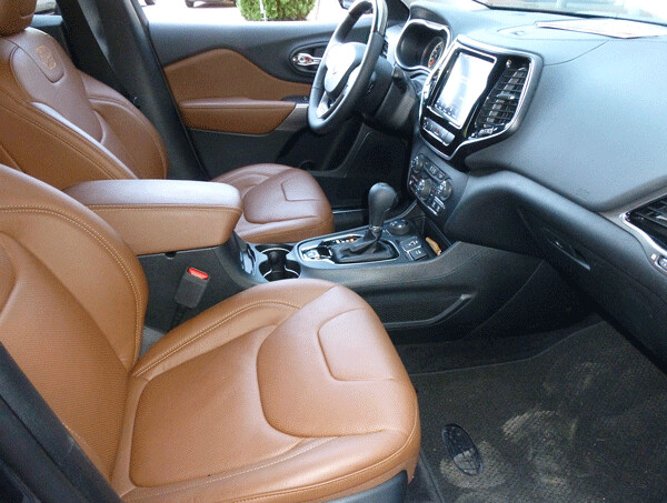 In Overland trim, Cherokee gets a rich leather coating on seats and other areas. Photo credit: John Gilbert