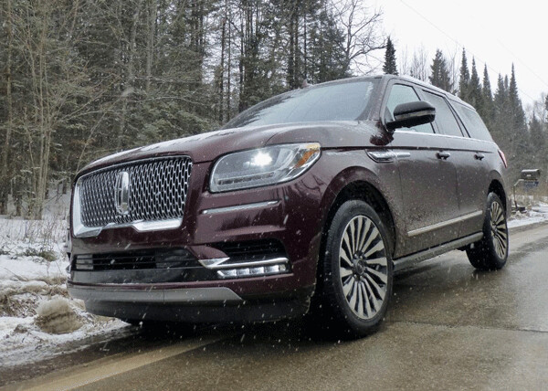  Lincoln Navigator roars back into the limelight of big, expensive SUVs. Photo credit: John Gilbert