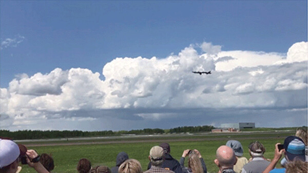 2017 Duluth Air Show the head-lined the Blue Angels stunt pilots (Note clear blue sky, with no chemtrail haze (yet) and with historically normal cumulous clouds and rain on the horizon)