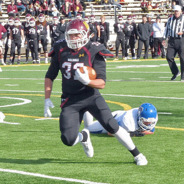 Zach Ojile, moving over from tight end, highlighted his 120-yard day by scoring UMD’s first TD. Photo credit: John Gilbert