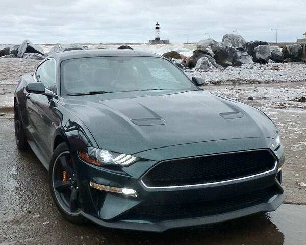 Menacing nose of the 2019 Mustang Bullitt was not as menacing as the 50-plus mph wind blowing off Lake Superior. Photo credit: John Gilbert