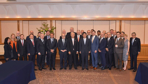 Recent IFPMA Group Photo with Japanese Prime Minister Shinzo Abe, Tokyo,  Japan – (photo from https://www.ifpma.org/bcr/) supplied by Gary Kohls.