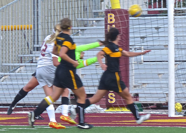UMD sophomore Natalie St. Martin appeared to have nothing but net as she shot against Michigan Tech. Photo credit: John Gilbert