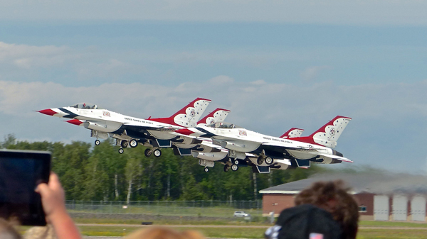 Thunderbirds - Takeoff 4-abreast. Photo credit: John Gilbert